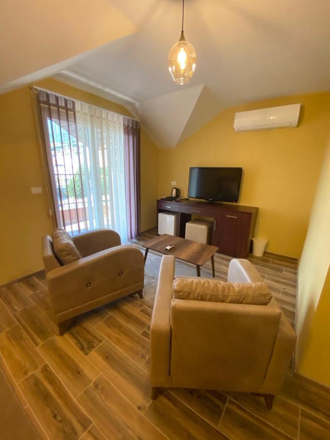Hotel Kolonja'S デバル エクステリア 写真